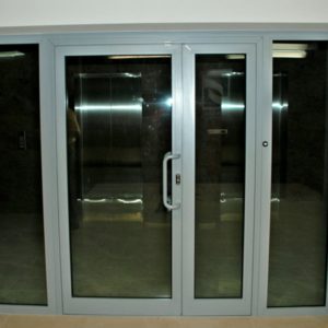 Алюминиевая дверь 700×2100 мм. Алюминиевая дверь 700×2100 мм.